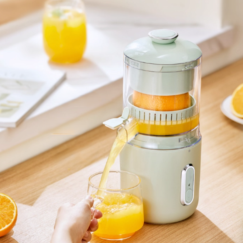 Household Appliances USB Rechargeable Outdoor Centrifugal Juicer Stainless Steel Blades DC Motor 1L Capacity Portable Design